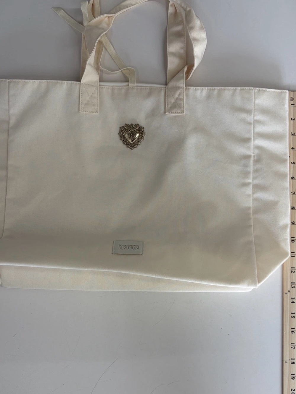 Dolce & Gabbana Cream Tote with Decorative Heart Emblem - Picture 5 of 7